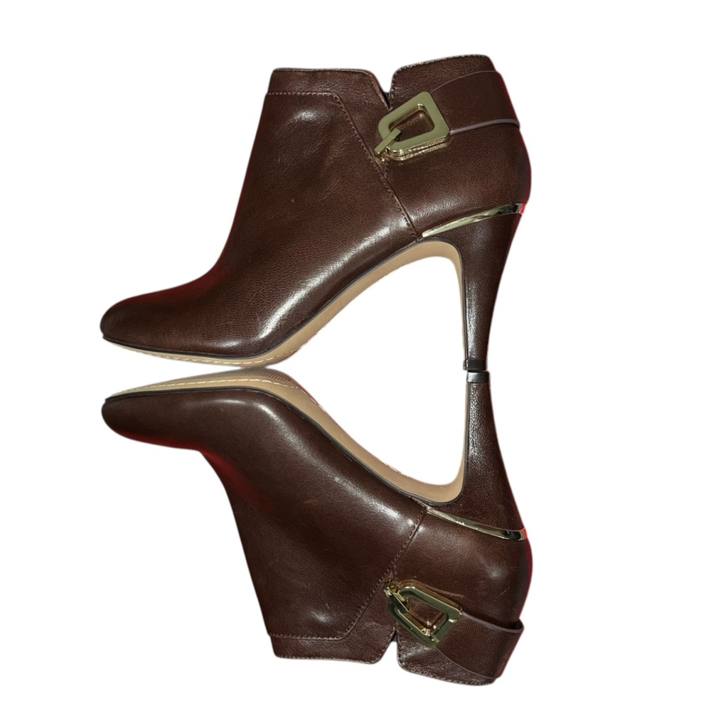 Vince Camuto Women’s Brown Leather Heeled Boot Size 6.5 M NWOB